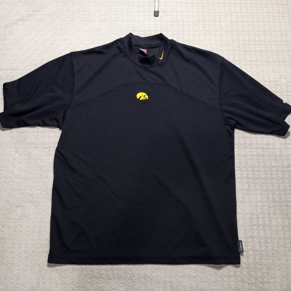 Vintage Nike Iowa Hawkeyes Collar Swoosh Short Sleeve T Shirt Mens Size XL Black